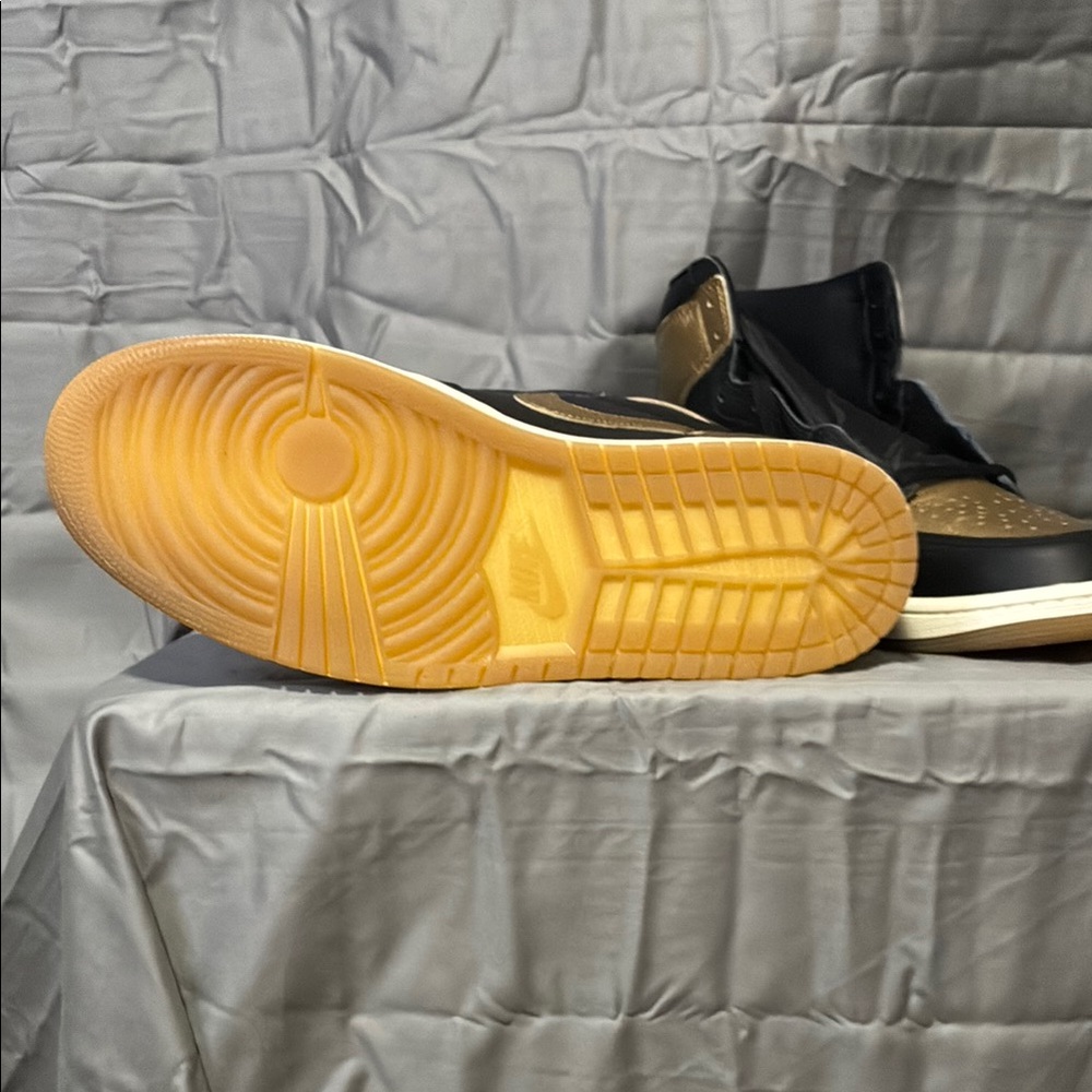 Nike Jordan 1 High Black and Gold High-Top Sneakers - Picture 4 of 5